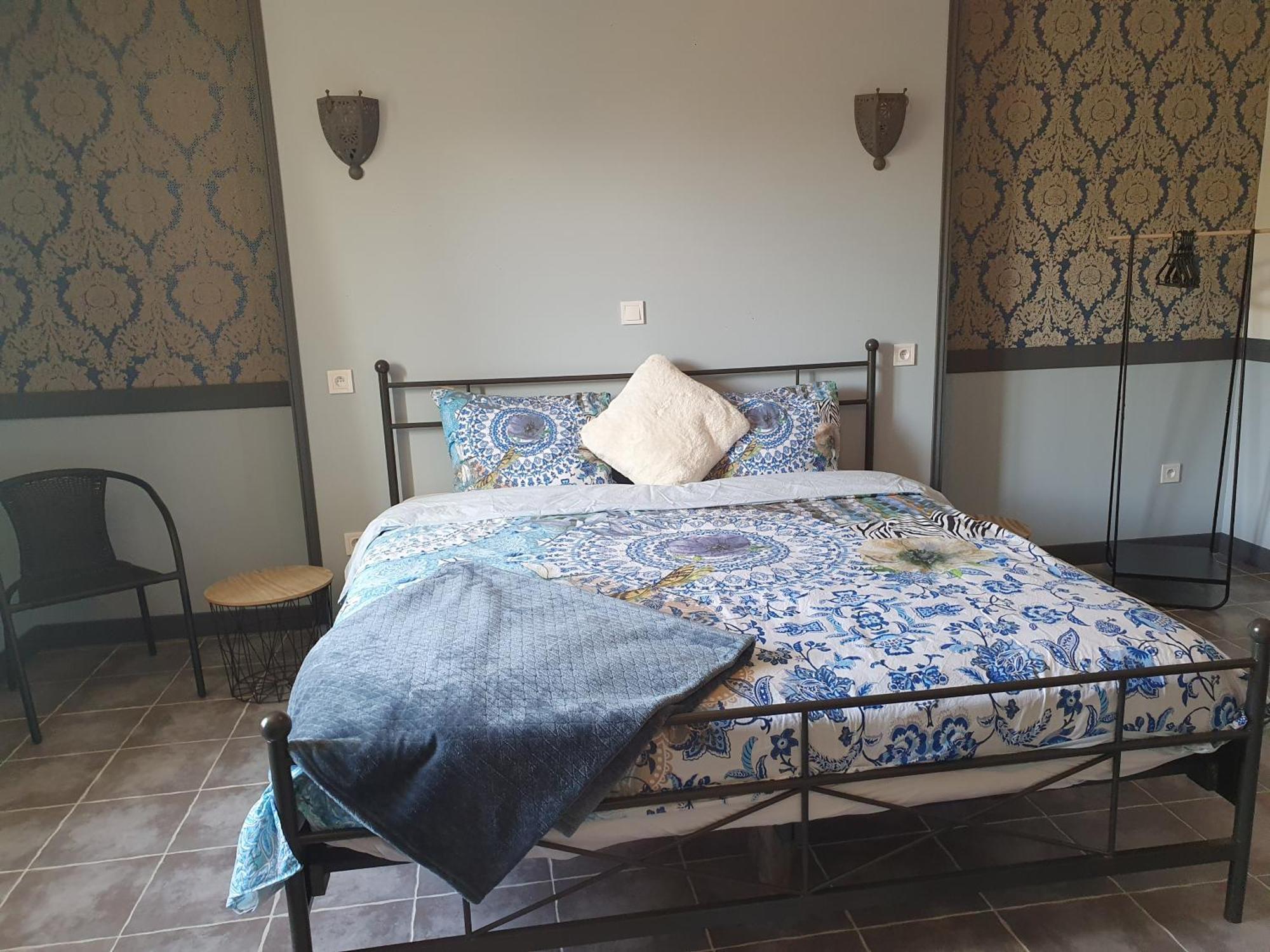 Au Petit Paradis Sainte-Gauburge-Sainte-Colombe Habitación foto