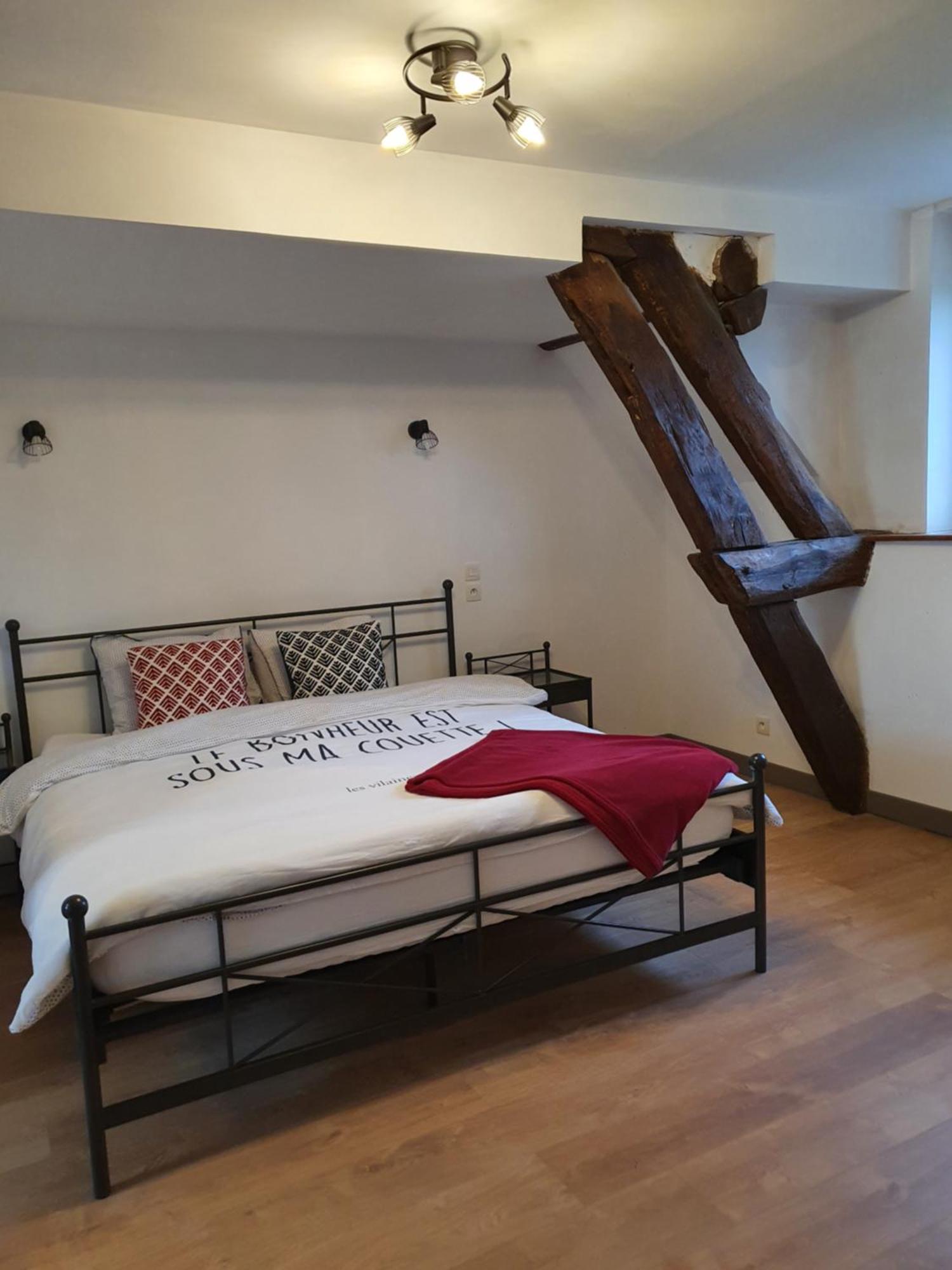 Au Petit Paradis Sainte-Gauburge-Sainte-Colombe Habitación foto